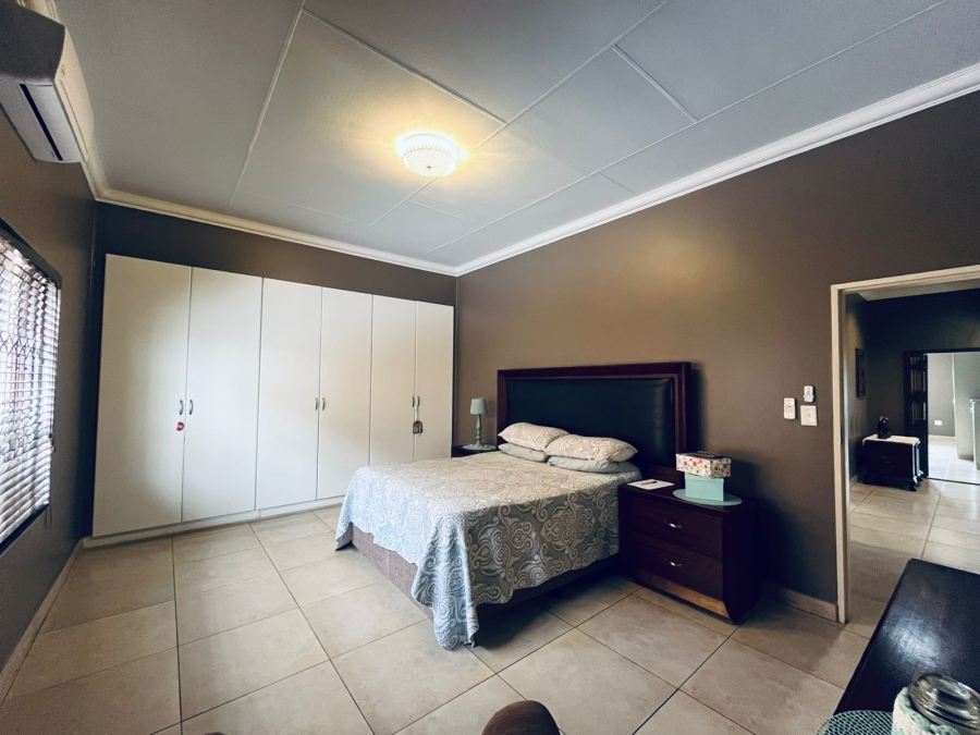 3 Bedroom Property for Sale in Safari Gardens North West